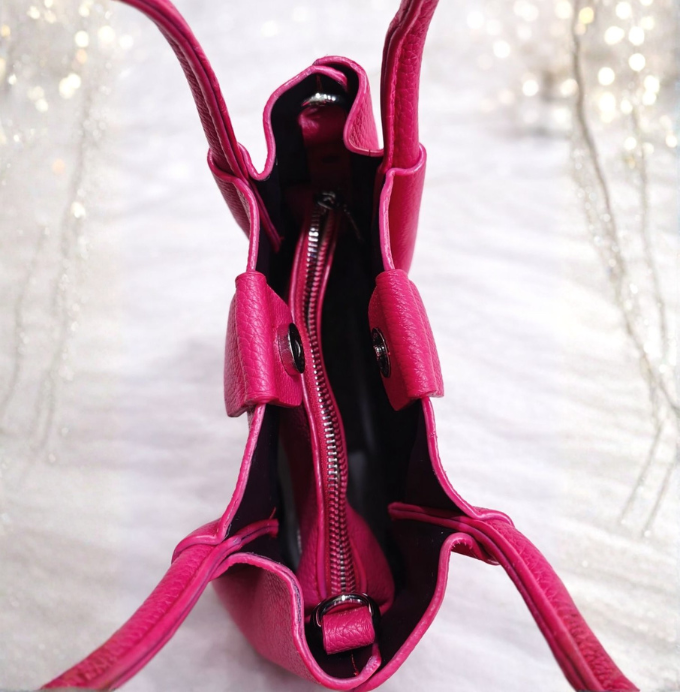 Elegant Black Quilted Sling Bag for Women