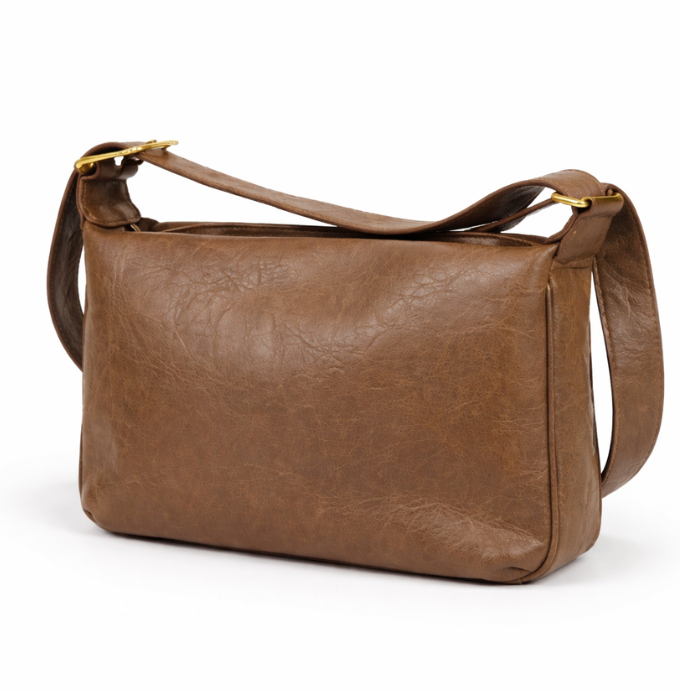 Classic Brown Leather Shoulder Bag with Adjustable Strap
